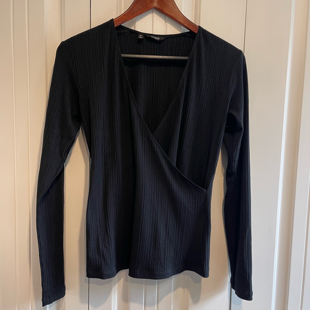Peach brand “Clara style” women’s black V-neck wrap style top in size small cute